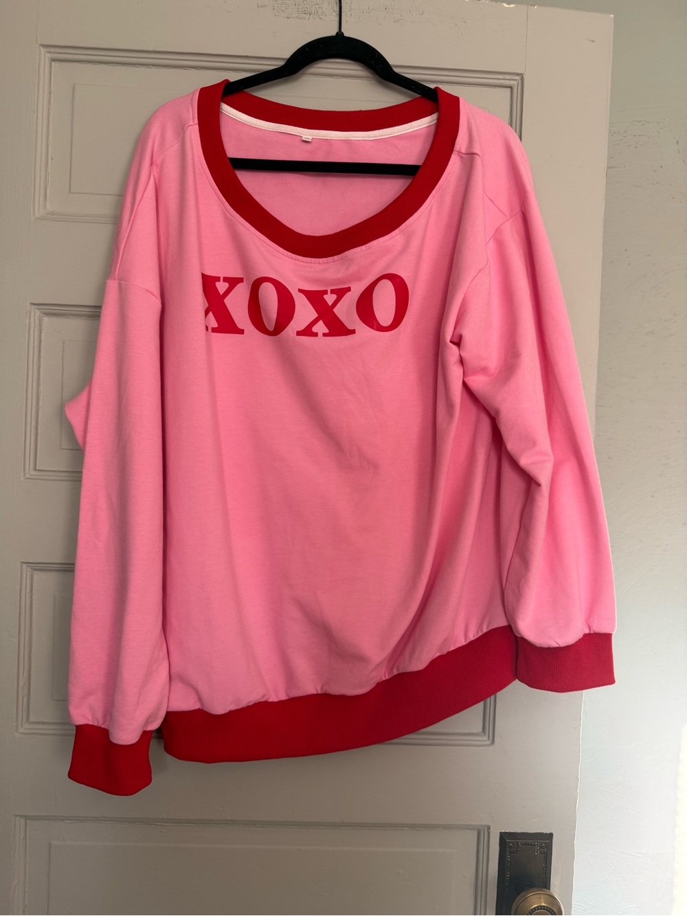 XOXO pink sweatshirt with red trim XL
